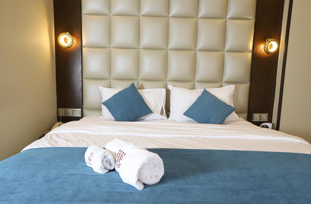Paris Plaza Hotel Erbil Esterno foto
